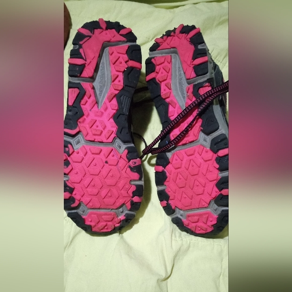 Women's new balance sneakers - Picture 3 of 4